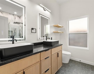 4917 Melodylane Street - Photo Thumbnail 11