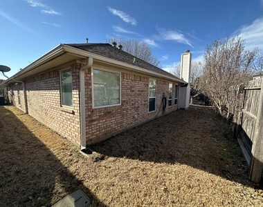 2751 Crystal Glenn Circle - Photo Thumbnail 24
