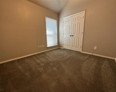 2751 Crystal Glenn Circle - Photo Thumbnail 16