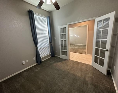 2751 Crystal Glenn Circle - Photo Thumbnail 5