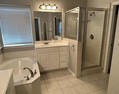 2751 Crystal Glenn Circle - Photo Thumbnail 20