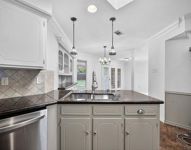 3107 Canyon Creek Drive - Photo Thumbnail 10