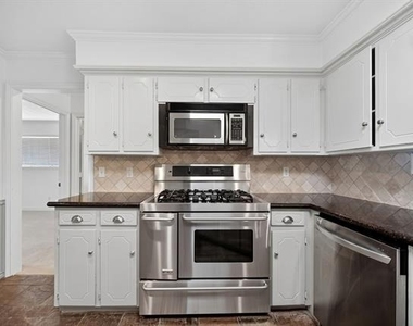 3107 Canyon Creek Drive - Photo Thumbnail 2