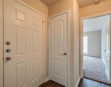 121 Cliff Heights Circle - Photo Thumbnail 4