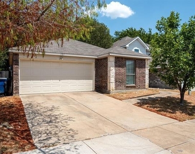 121 Cliff Heights Circle - Photo Thumbnail 1