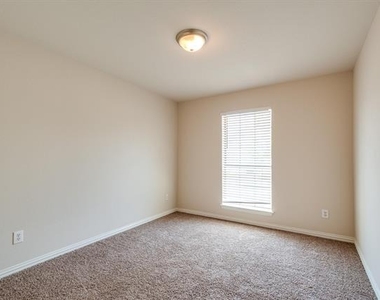 121 Cliff Heights Circle - Photo Thumbnail 6