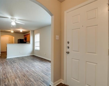 121 Cliff Heights Circle - Photo Thumbnail 5