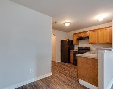 121 Cliff Heights Circle - Photo Thumbnail 13