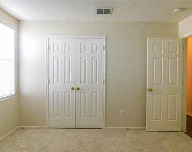 3230 Andalusian Drive - Photo Thumbnail 11