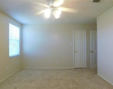 3230 Andalusian Drive - Photo Thumbnail 14
