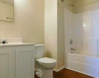 3230 Andalusian Drive - Photo Thumbnail 16