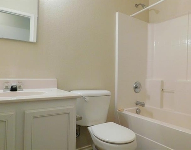 3230 Andalusian Drive - Photo Thumbnail 13