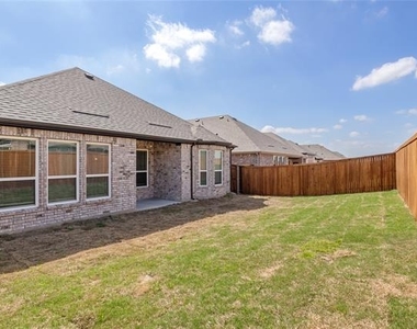 6205 Tahoe Winds Drive - Photo Thumbnail 27
