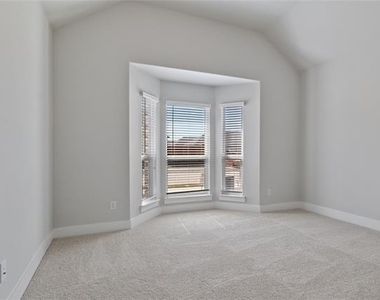 6205 Tahoe Winds Drive - Photo Thumbnail 16