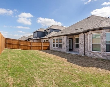 6205 Tahoe Winds Drive - Photo Thumbnail 26