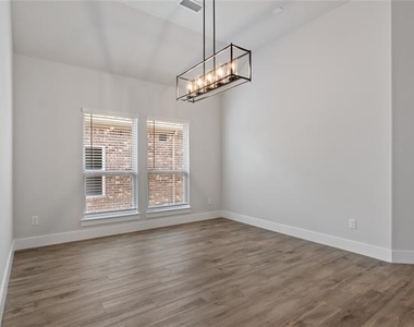 6205 Tahoe Winds Drive - Photo Thumbnail 3