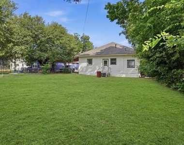 411 Poindexter Avenue - Photo Thumbnail 22