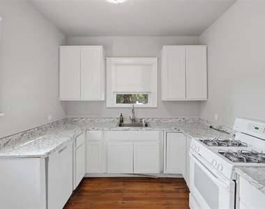 411 Poindexter Avenue - Photo Thumbnail 10