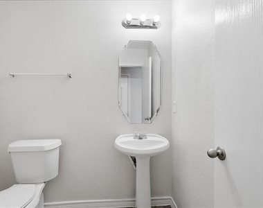 3009 Dusty Oak Drive - Photo Thumbnail 11