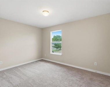 3009 Dusty Oak Drive - Photo Thumbnail 20