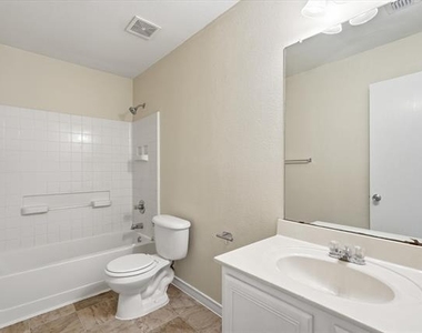 3009 Dusty Oak Drive - Photo Thumbnail 19