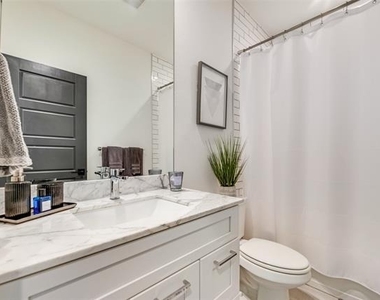 3001 Fernwood Avenue - Photo Thumbnail 13