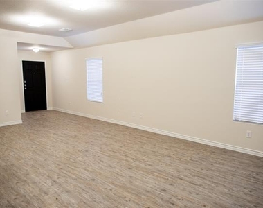 1602 Bobolink Drive - Photo Thumbnail 3