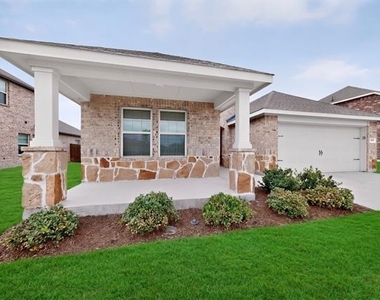 212 Goldfinch Drive - Photo Thumbnail 1