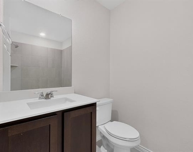 212 Goldfinch Drive - Photo Thumbnail 15