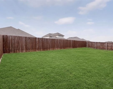 212 Goldfinch Drive - Photo Thumbnail 31