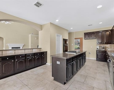1812 Meadow Ridge Drive - Photo Thumbnail 12