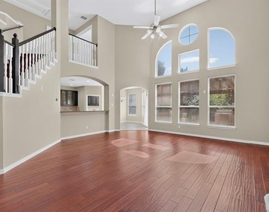 1812 Meadow Ridge Drive - Photo Thumbnail 4