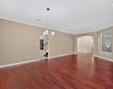 1812 Meadow Ridge Drive - Photo Thumbnail 8