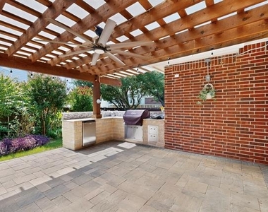 1812 Meadow Ridge Drive - Photo Thumbnail 37