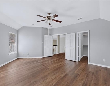 1812 Meadow Ridge Drive - Photo Thumbnail 18