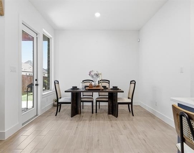 1528 Sandhill Lane - Photo Thumbnail 11