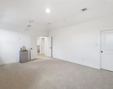 1528 Sandhill Lane - Photo Thumbnail 23