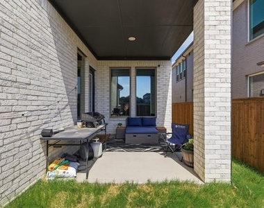 1528 Sandhill Lane - Photo Thumbnail 29