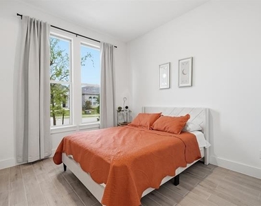 1528 Sandhill Lane - Photo Thumbnail 18