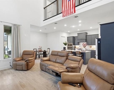1528 Sandhill Lane - Photo Thumbnail 6