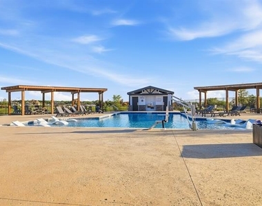 1528 Sandhill Lane - Photo Thumbnail 33