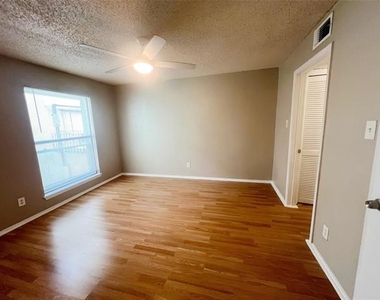 11480 Audelia Road - Photo Thumbnail 7