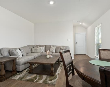 649 Lightheart Lane - Photo Thumbnail 4