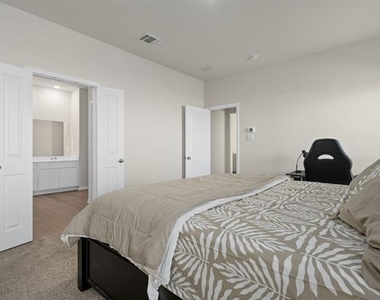 649 Lightheart Lane - Photo Thumbnail 7