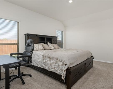 649 Lightheart Lane - Photo Thumbnail 6