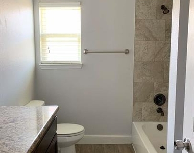 2208 Oliver Street - Photo Thumbnail 9
