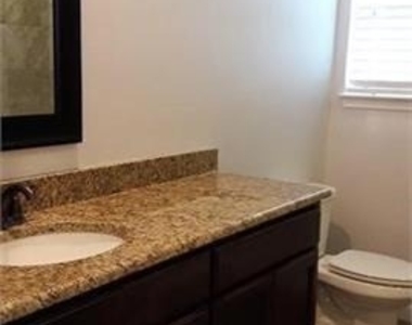 2208 Oliver Street - Photo Thumbnail 11