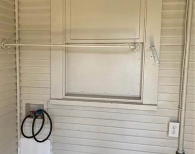 1613 Park Street - Photo Thumbnail 6