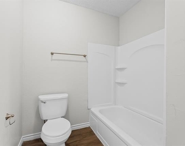 429 Johnson Street - Photo Thumbnail 8