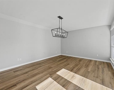 3108 Shady Brook Drive - Photo Thumbnail 10